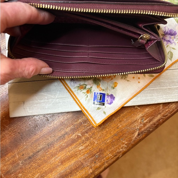 Kate Spade Laurel Way Stacy Wallet in Deep Plum. Beautiful saffiano leather - Picture 12 of 13